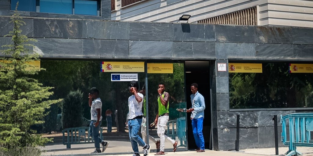 Pozuelo decreta el cese definitivo del centro de extranjeros del Gobierno central por carecer de licencia