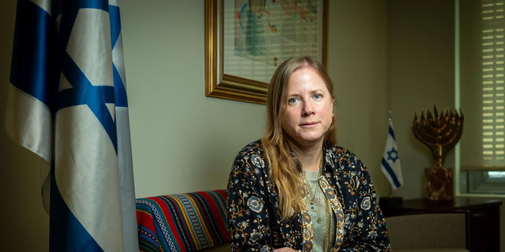 Dana Erlich, encargada de negocios de Israel: «Lamentablemente, en España se está legitimando el discurso antisemita»