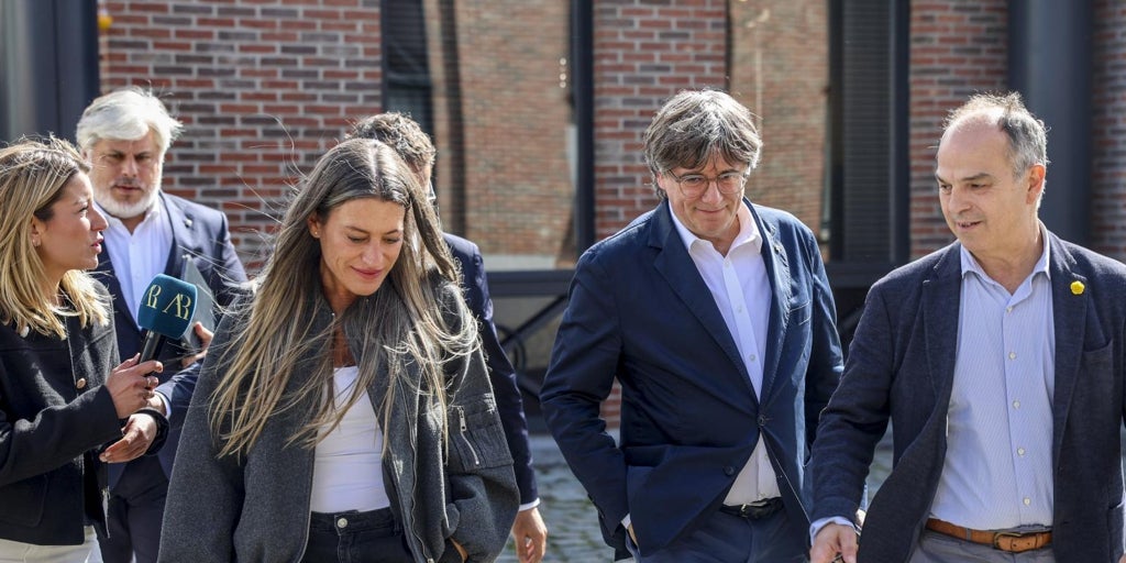 Junts desgastará al PSC en el Parlament aprovechando la debilidad de Pedro Sánchez