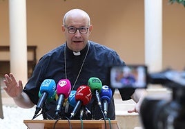 El nuevo obispo de Málaga pide «un talante misionero» a las parroquias y cofradías