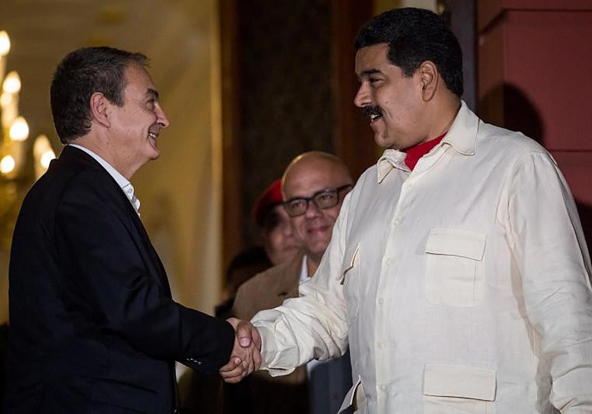 El presidente de Venezuela Nicolás Maduro despide Jose Luis Rodríguez Zapatero tras una reunión en Caracas