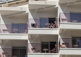 La Generalitat Valenciana rechaza la «invasión de competencias» de Pedro Sánchez con los apartamentos turísticos