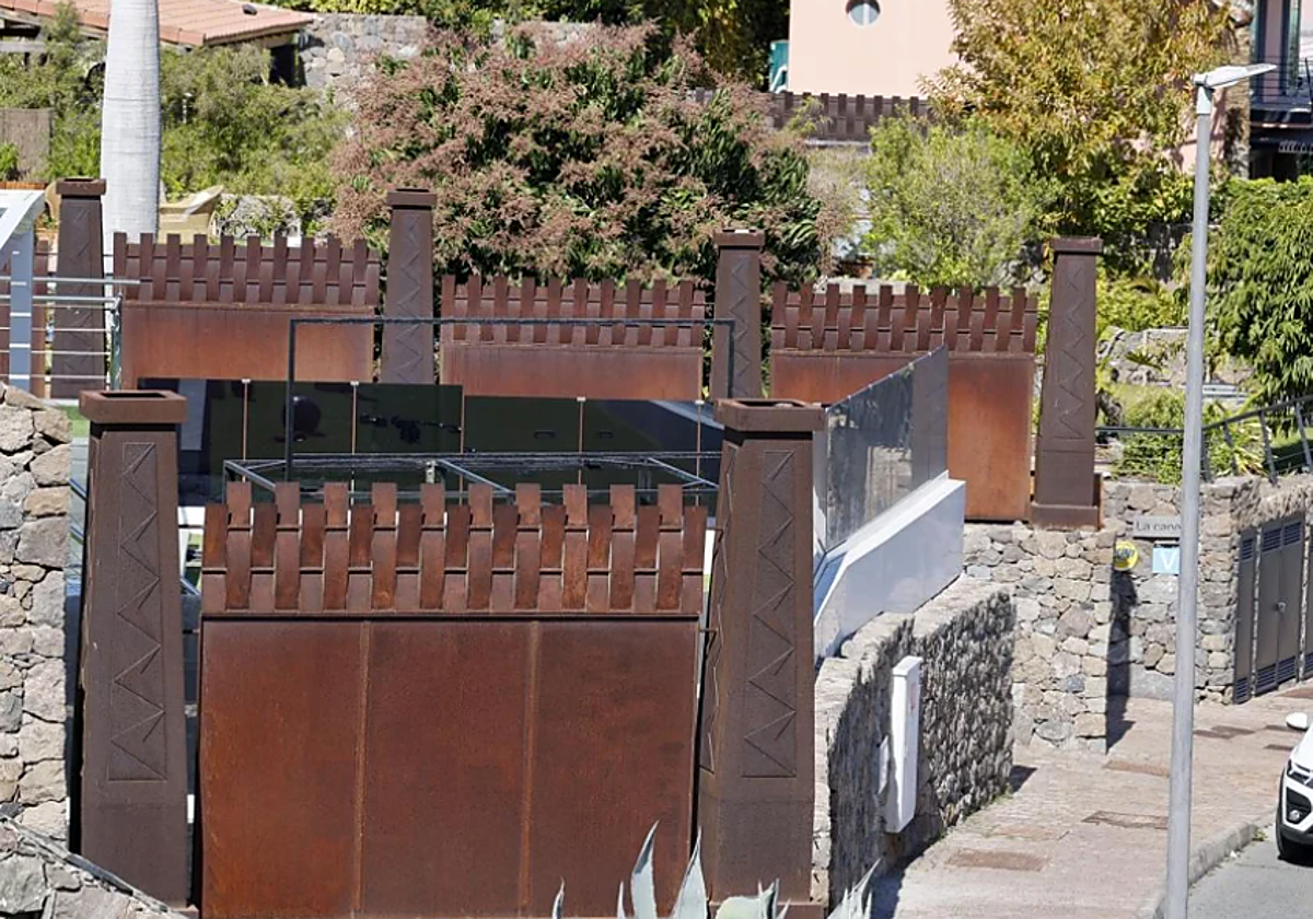 La vivienda donde residen los secuestrados en la urbanización de lujo El Salobre, en el sur de la isla de Gran Canaria