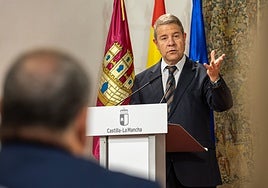 Page acusa a Junts de querer el traspaso de inmigración por «motivaciones racistas» y de «segregación identitaria»