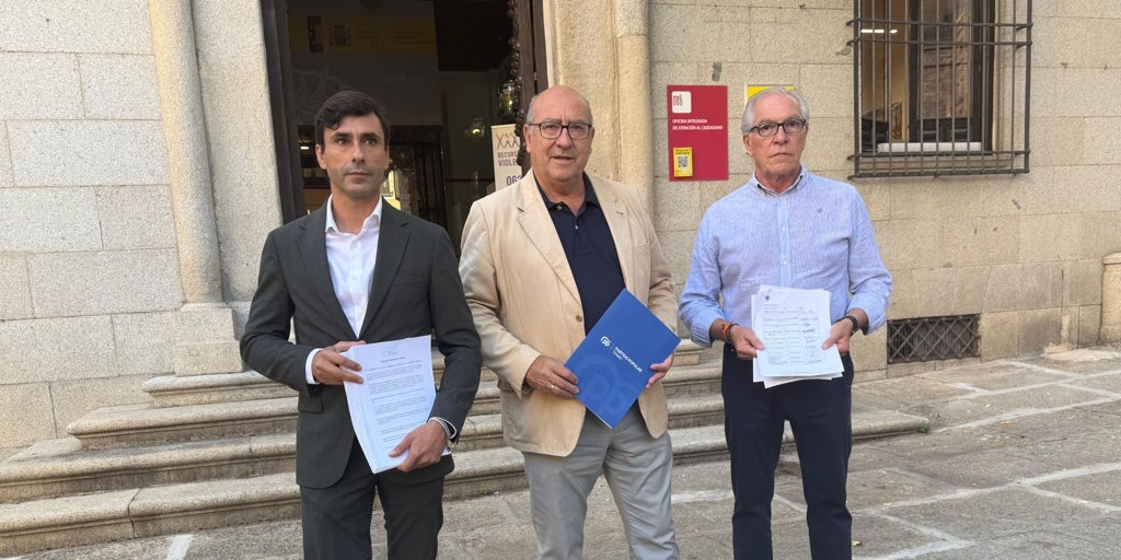 Entregan más de 2.000 firmas para pedir más guardias civiles en la comarca de Torrijos