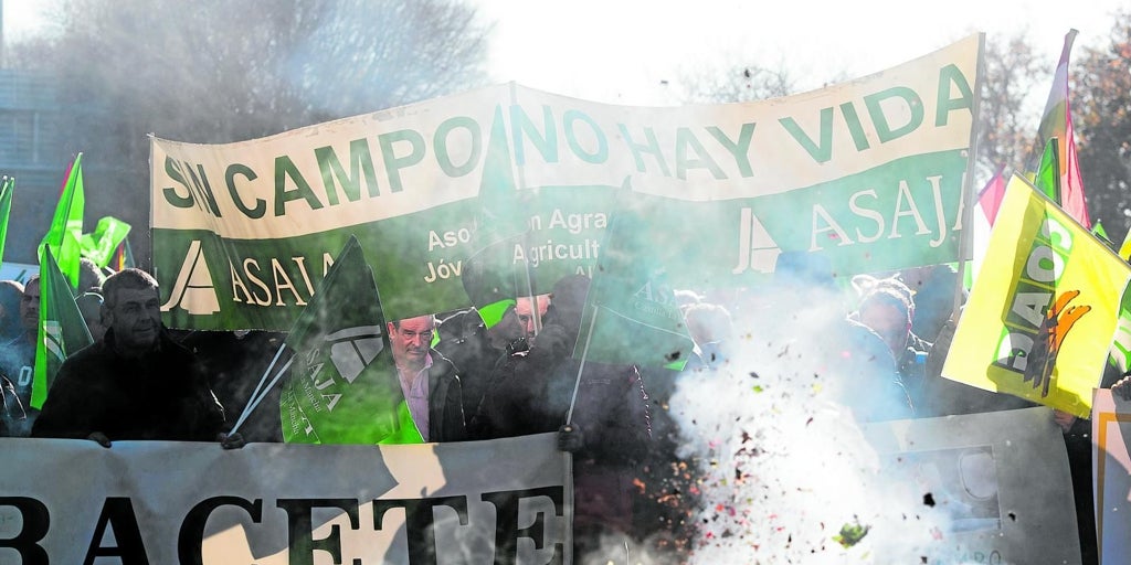 Asaja pide a Page que defienda en el Comité de las Regiones la renta de los agricultores y ganaderos