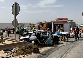 Dos muertos tras chocar dos vehículos y el incendio de uno de ellos en la autopista Vera-Cartagena en Almería