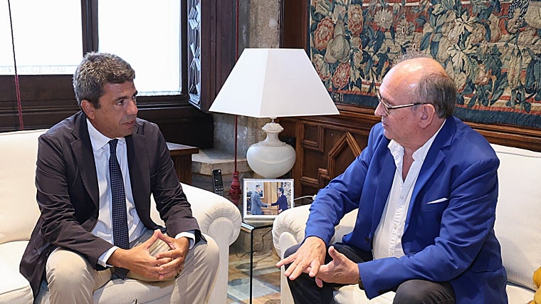 Imagen de Carlos Mazón y Joaquín Amills durante la reunión