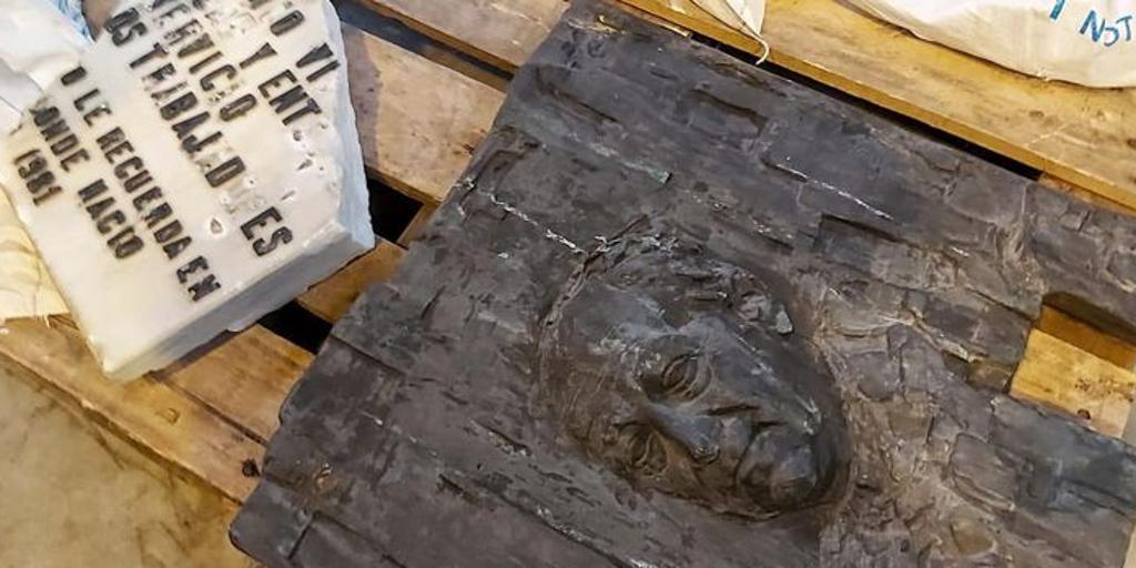 El Ayuntamiento de Madrid restaura la placa de Largo Caballero