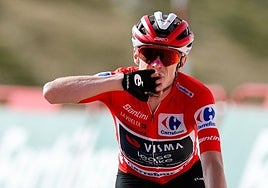 Ayuso concede la Medalla de Oro a la Vuelta Ciclista a España y la Medalla Internacional a su ganador, Jonas Vingegaard