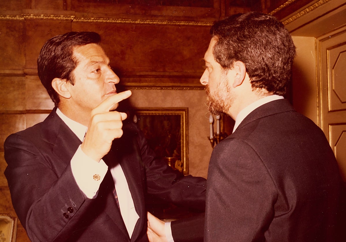 Adolfo Suárez y Alejandro Rojas-Marcos en el Congreso en 1980