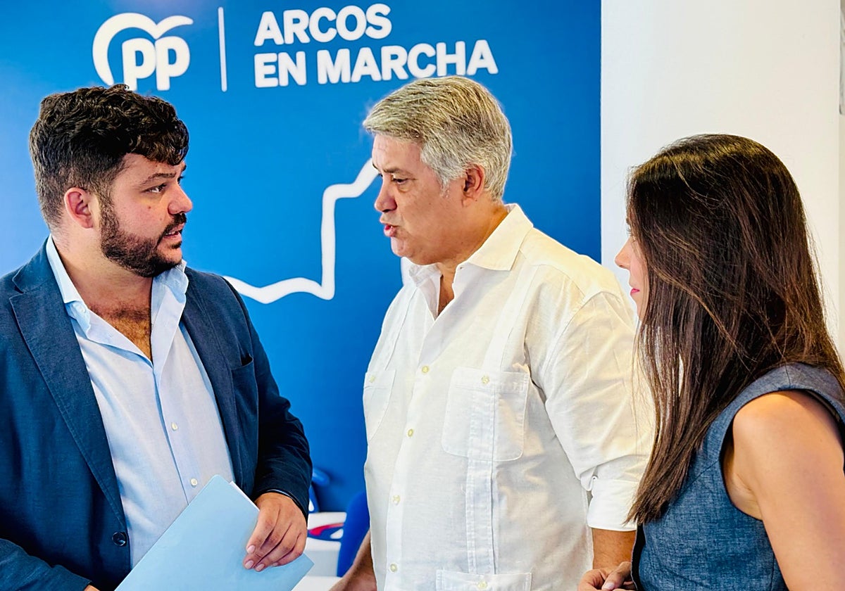 El vicesecretario de Organización del PP de Andalucía, Nacho Romaní, antes de la rueda de prensa
