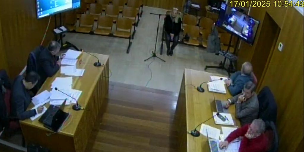 La funcionaria colocada en Arcos de la Frontera a cambio de votos destapa otros cuatro enchufes a militantes y familiares del PSOE: «Había una trama»
