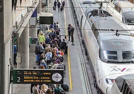 Uno de cada tres trenes de Alta Velocidad sufrieron retrasos en julio en Andalucía