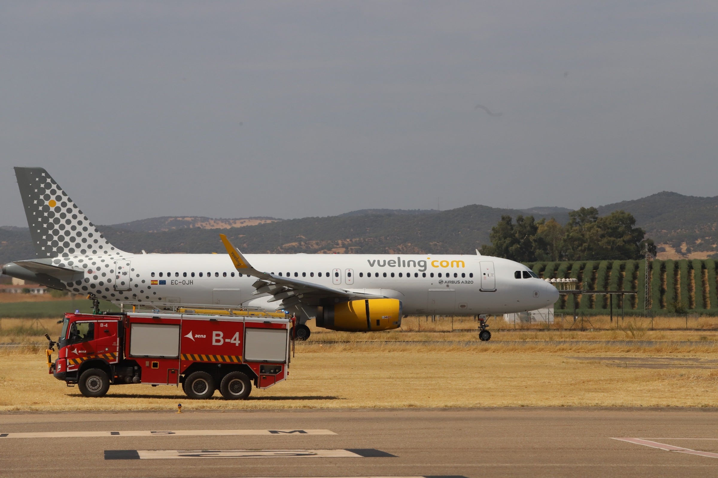 Así ha sido la llegada al aeropuerto de Córdoba del primer vuelo de Vueling