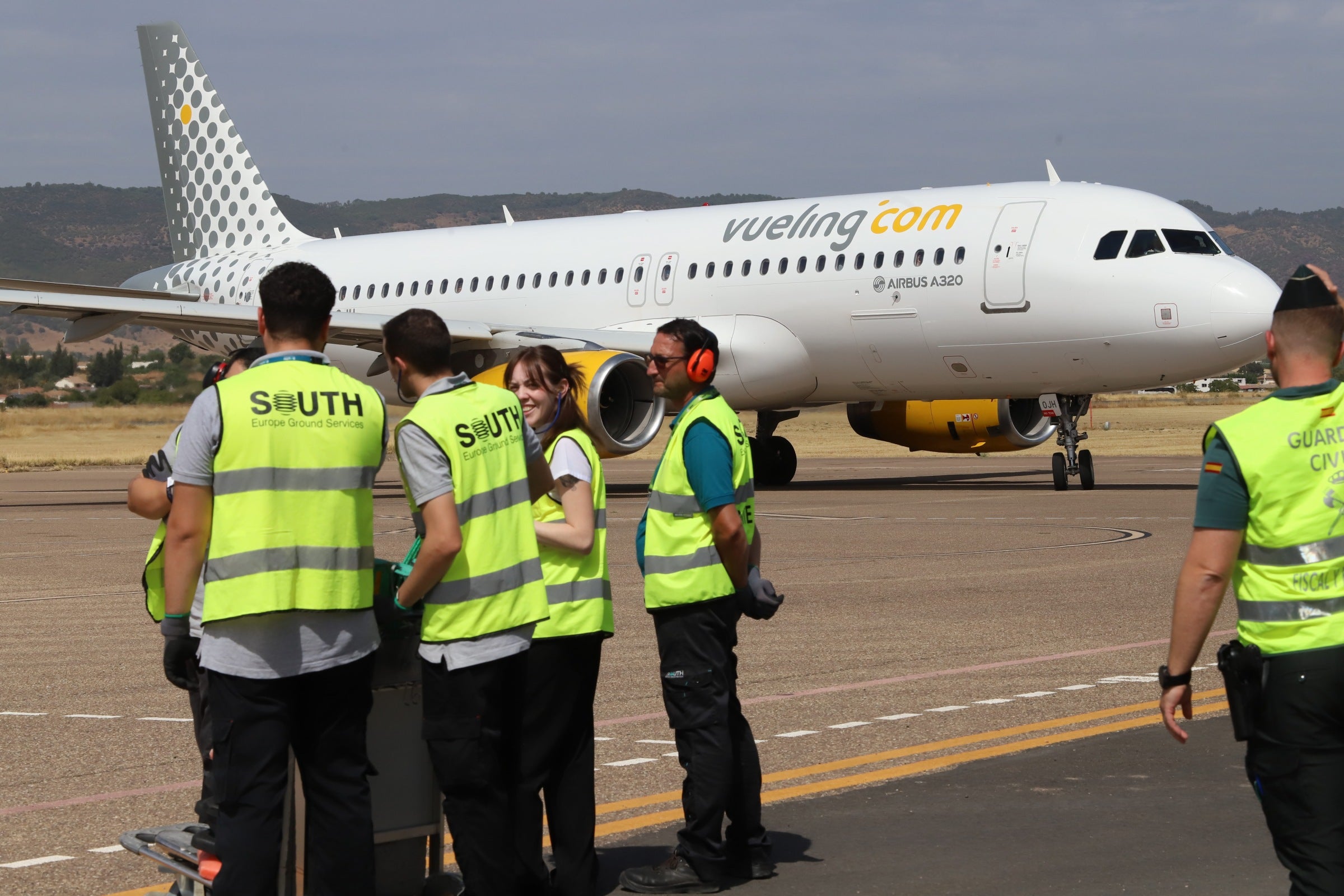 Así ha sido la llegada al aeropuerto de Córdoba del primer vuelo de Vueling