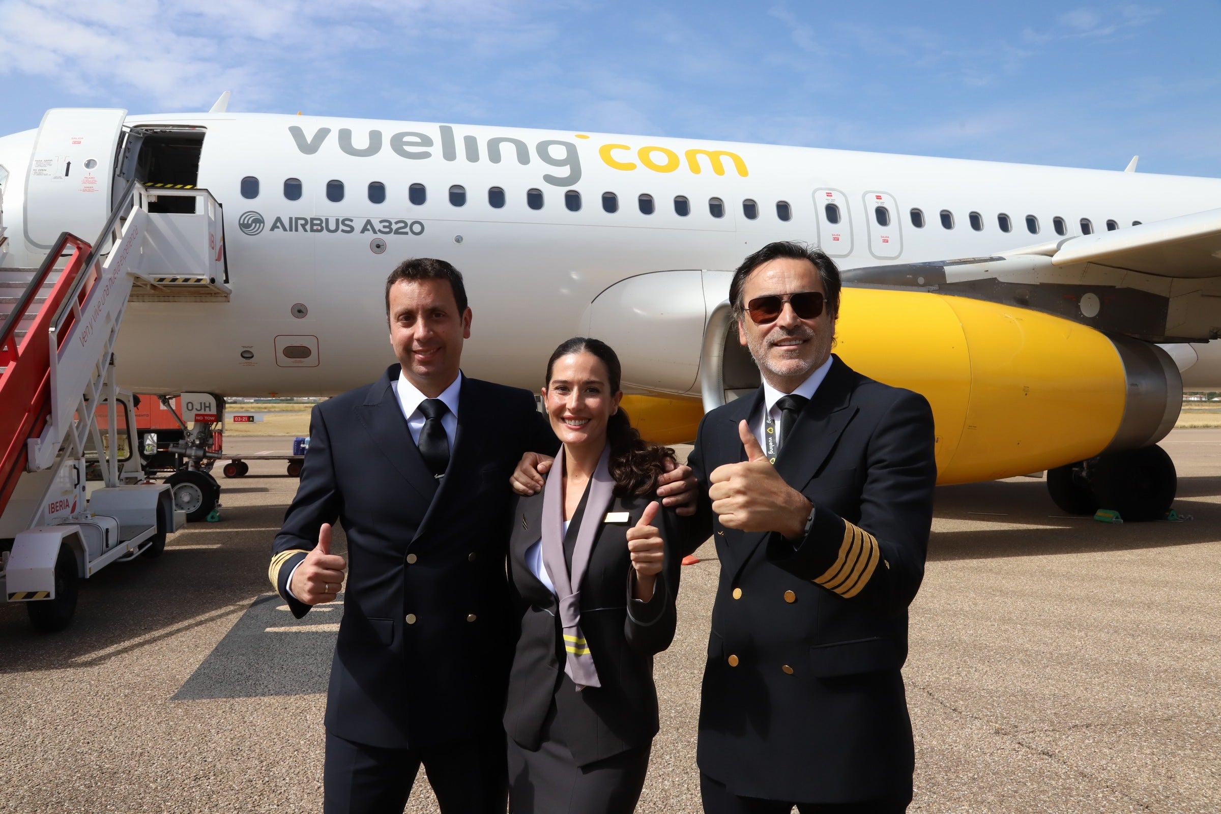 Así ha sido la llegada al aeropuerto de Córdoba del primer vuelo de Vueling