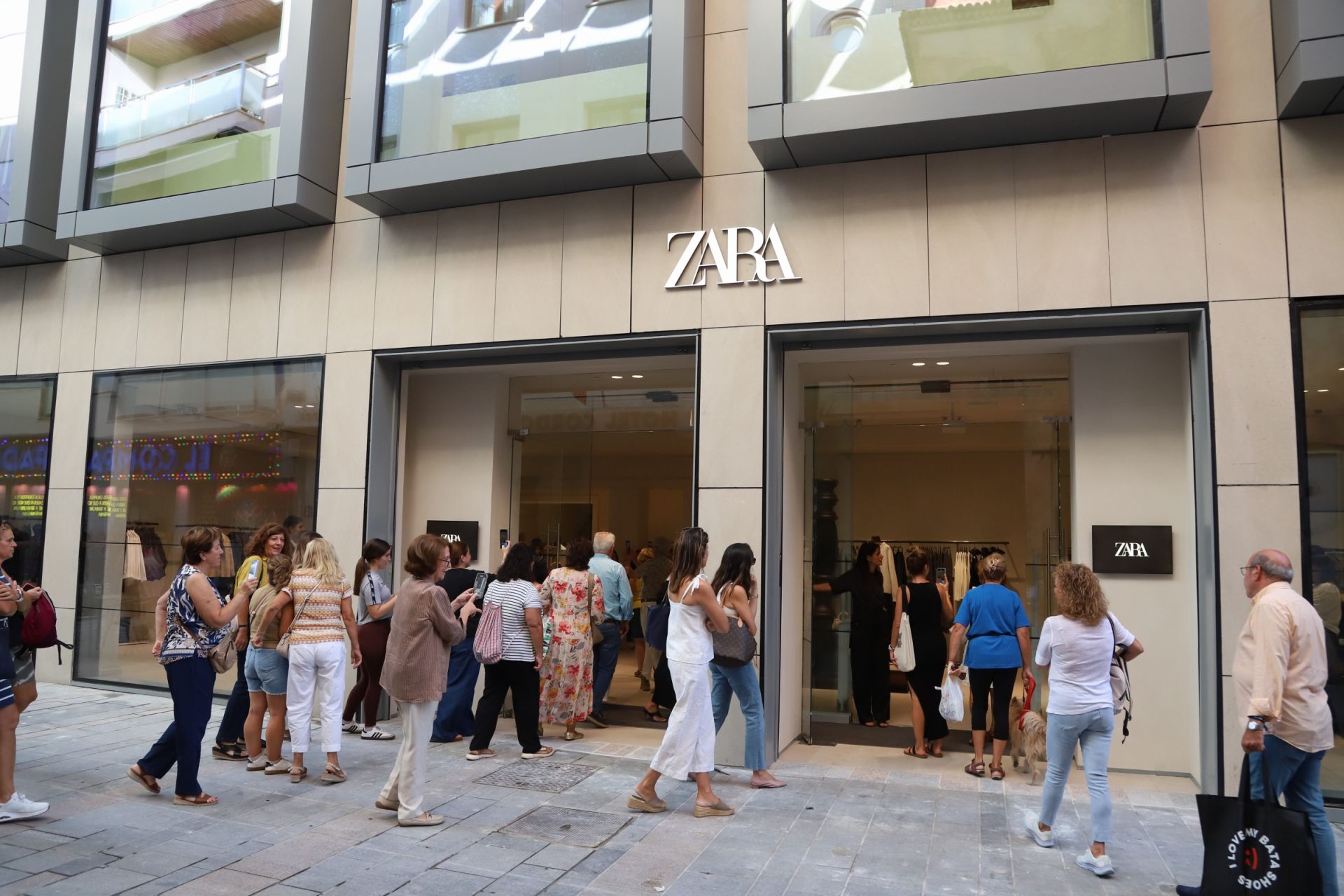 En imágenes, la inauguración de la megatienda de Zara en Córdoba