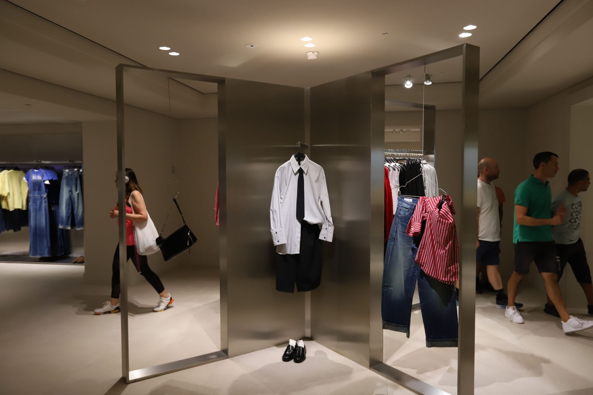 En imágenes, la inauguración de la megatienda de Zara en Córdoba