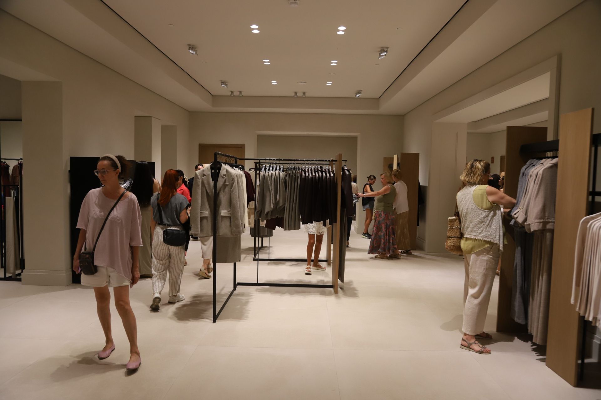 En imágenes, la inauguración de la megatienda de Zara en Córdoba