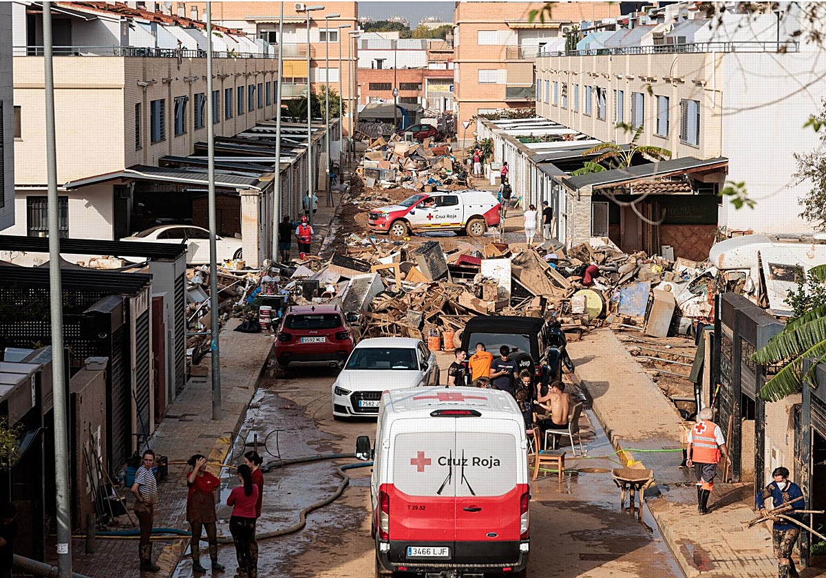 Aspecto de la calle de uno de los municipios arrasados por la riada causada por la dana en la provincia de Valencia