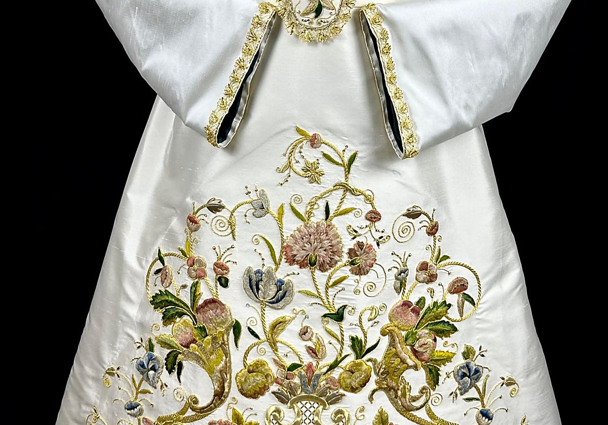 La nueva saya que le ofrendan sus devotos a la Virgen del Socorro