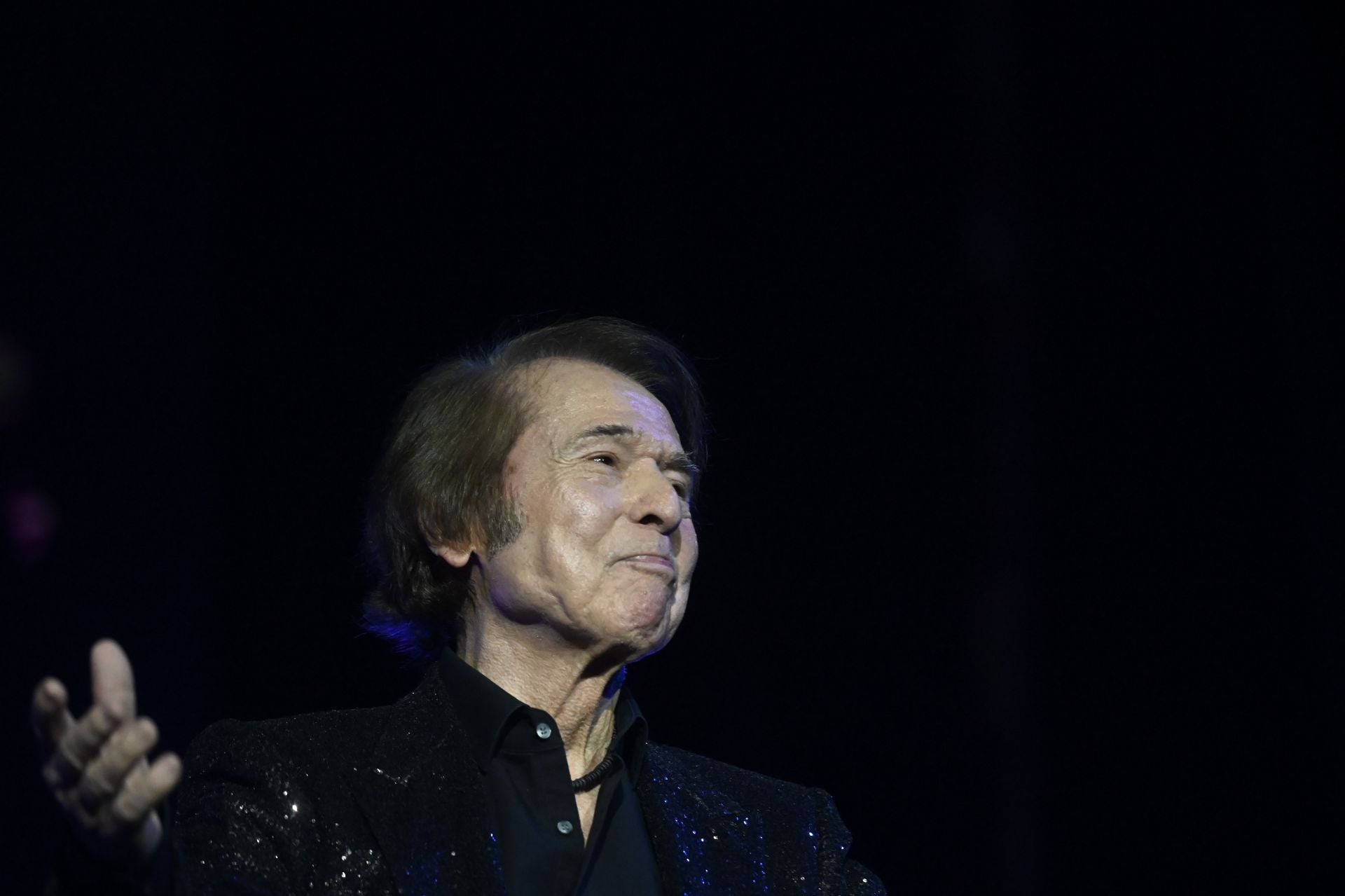 El espectacular concierto de Raphael en Córdoba, en imágenes