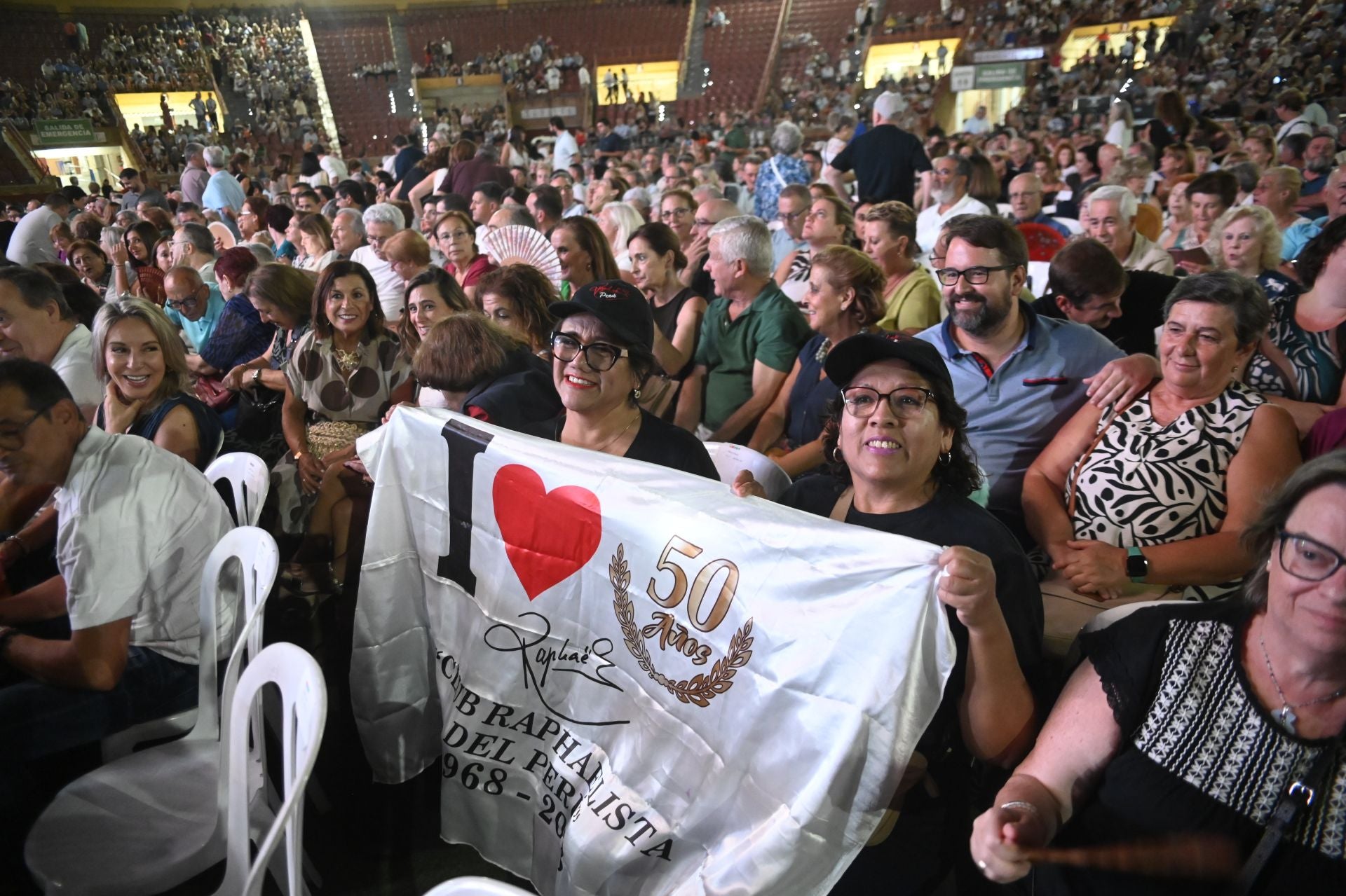 El espectacular concierto de Raphael en Córdoba, en imágenes