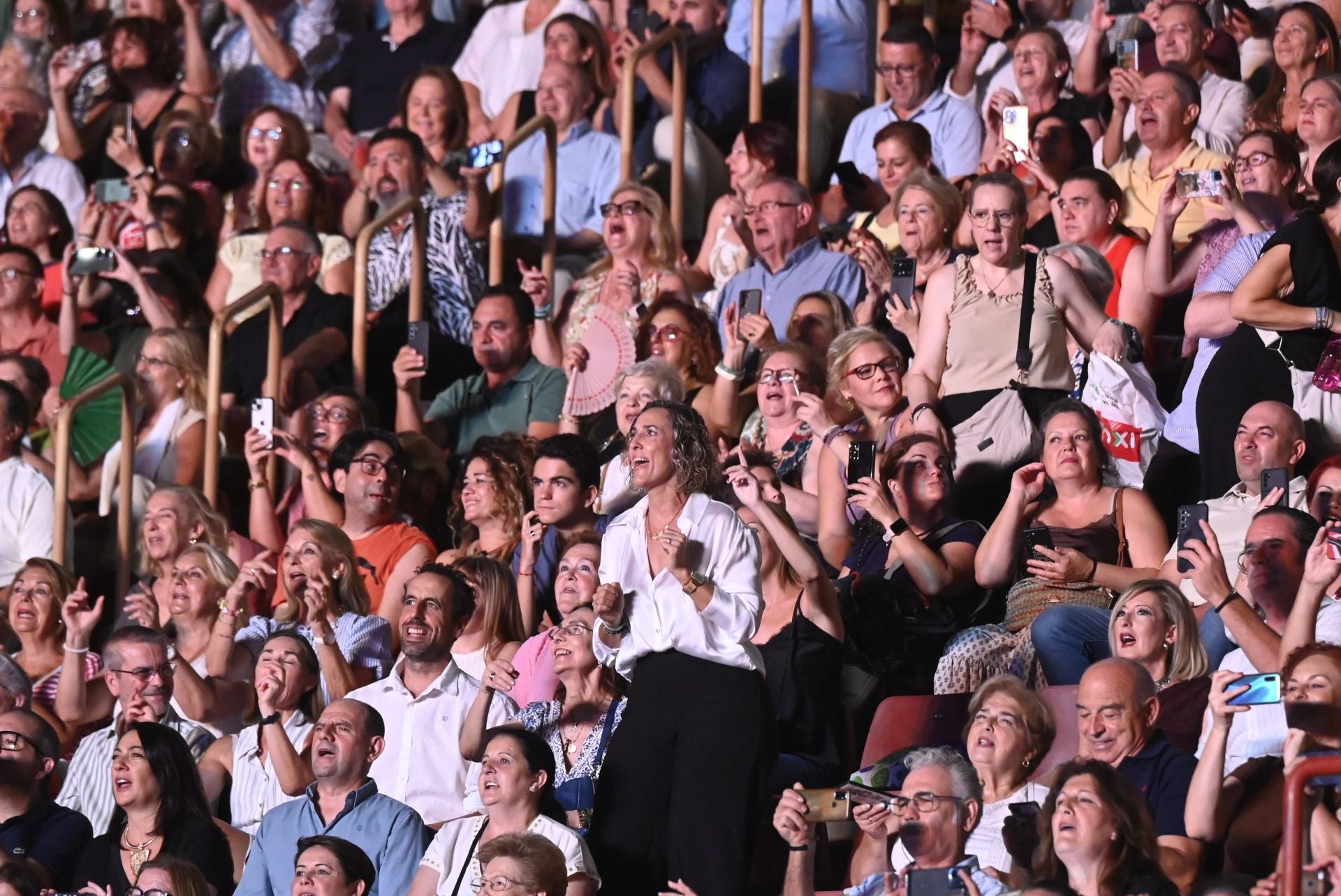 El espectacular concierto de Raphael en Córdoba, en imágenes