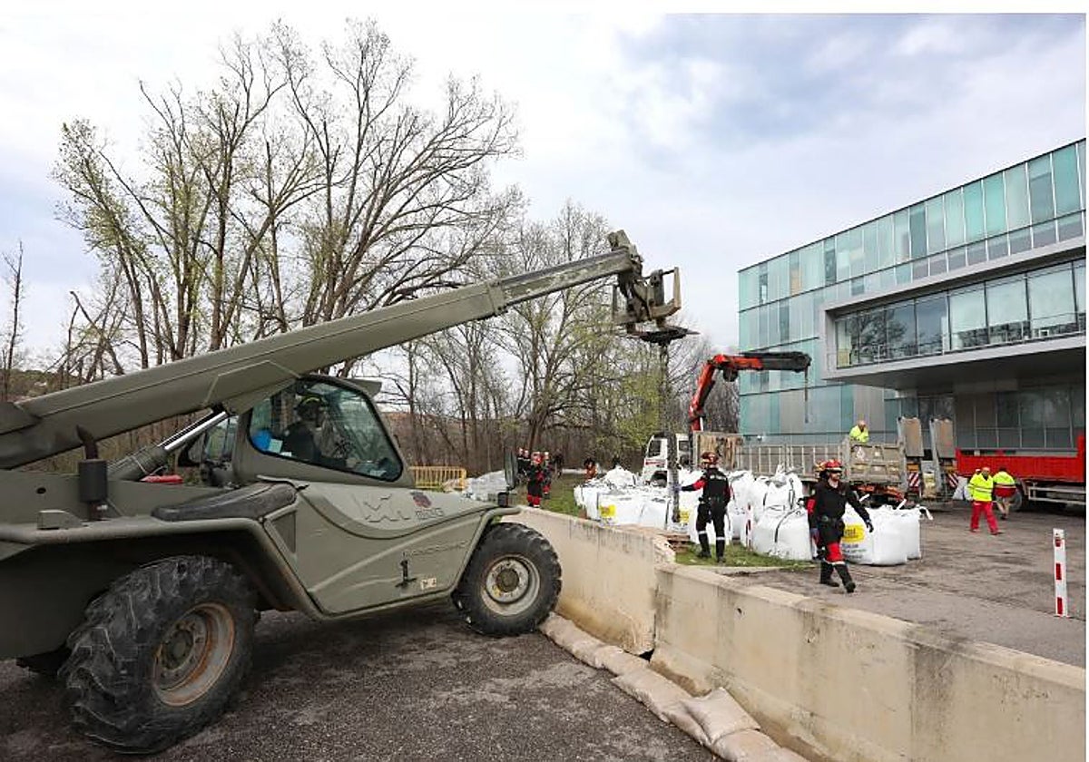 La crecida del Tajo de marzo obligó a intervenir de la UME para proteger el Hospital de Parapléjicos