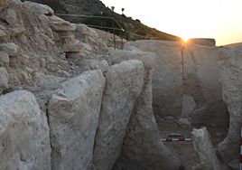 Ámbar de Sicilia y marfil africano: el dolmen de Teba de 5.000 años que redibuja el mapa de intercambios de Andalucía