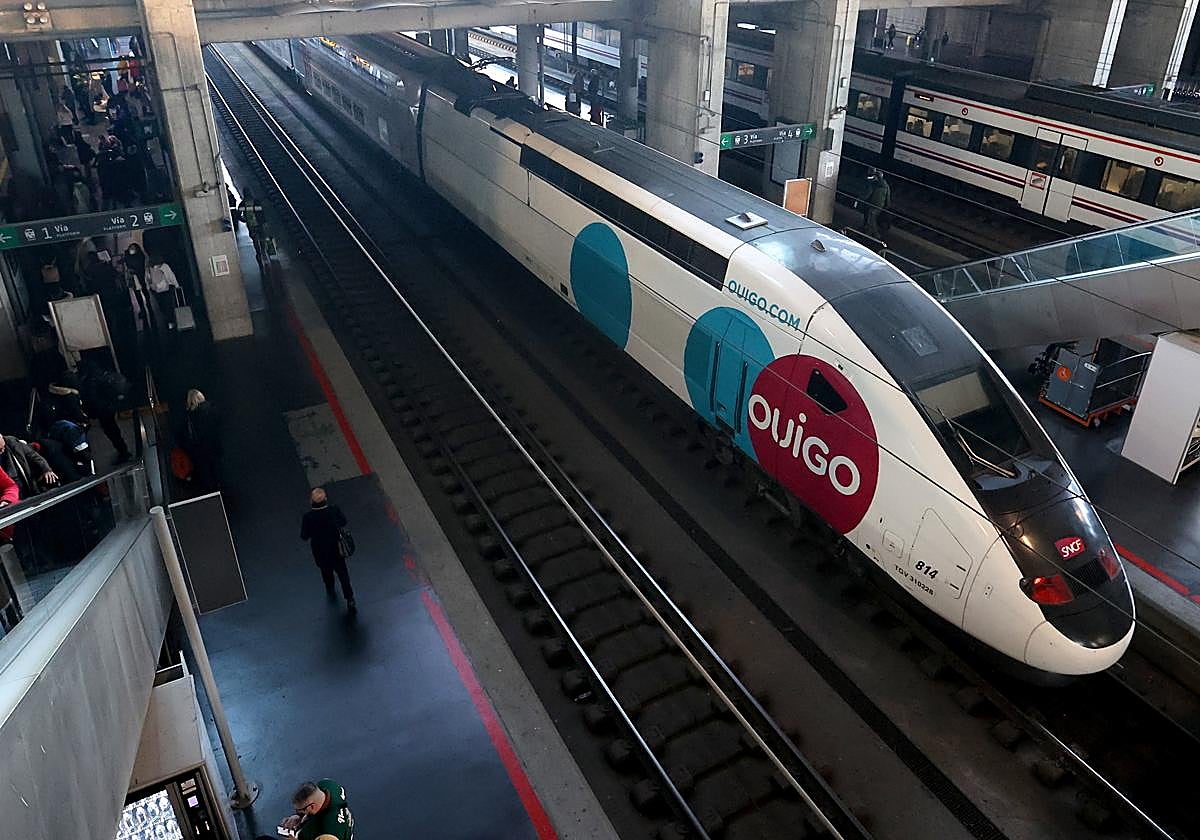 Uno de los trenes de Ouigo en la estación del AVE de Córdoba