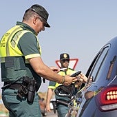 Denunciado en Santander un conductor sin carné, seguro, ni ITV, positivo en drogas y con hachís en el coche