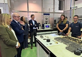 El pavimento que reduce la contaminación y el calor: la «revolución urbana» que idea la Universidad de Granada