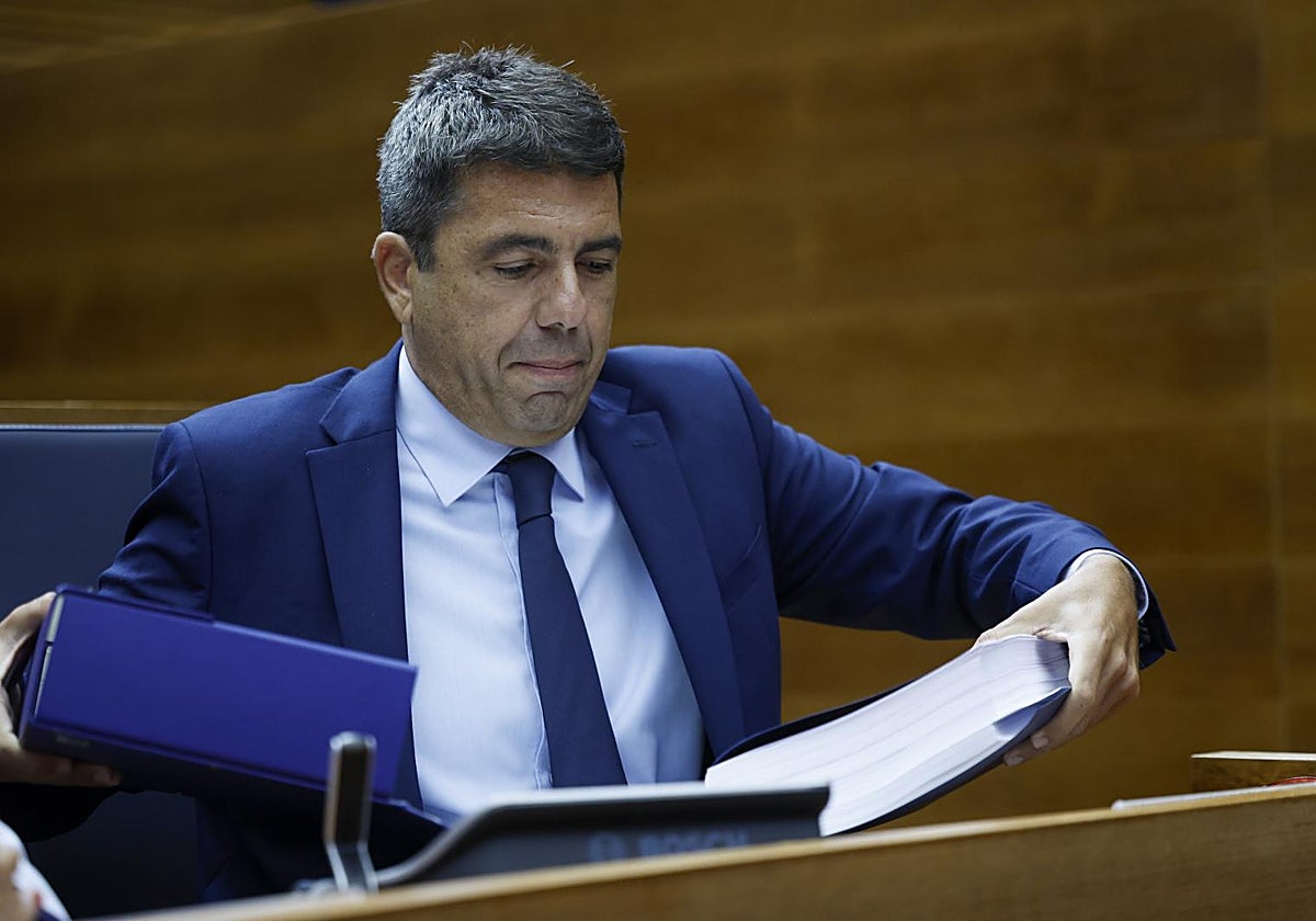 Imagen del presidente de la Generalitat, Carlos Mazón,  en el debate de Política General