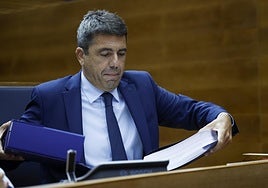 La izquierda ataca a Mazón por su gestión de la dana y le acusa de «aferrarse al cargo»