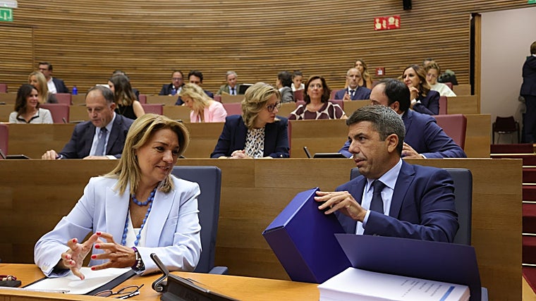 El presidente Mazón y la vicepresidenta Camarero en el Debate de Política General en las Cortes Valencianas