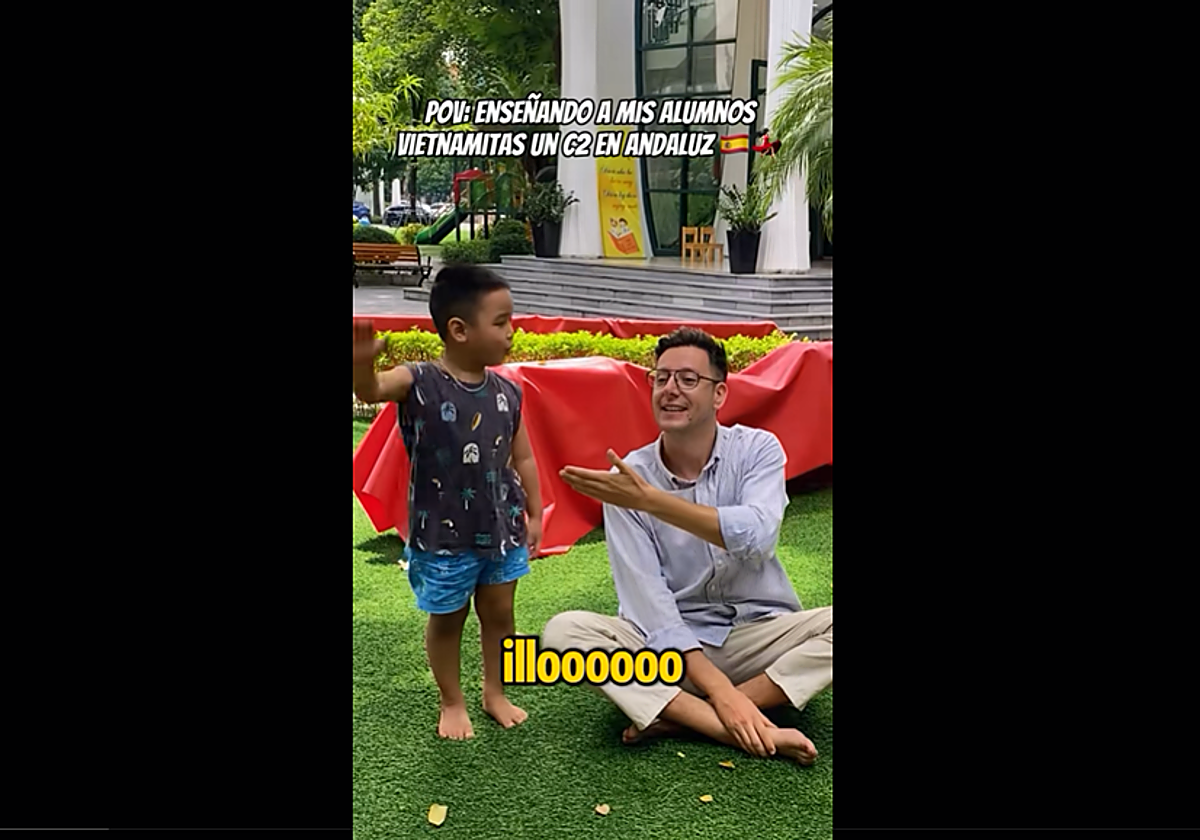 Este español que vive en Vietnam enseña a sus alumnos a hablar andaluz