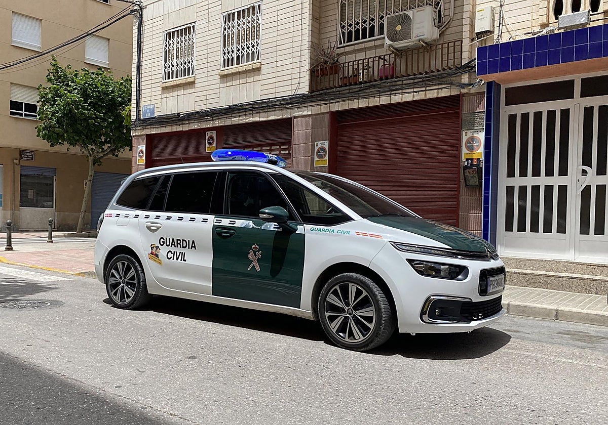 Imagen de archivo de un coche patrulla de la Guardia Civil