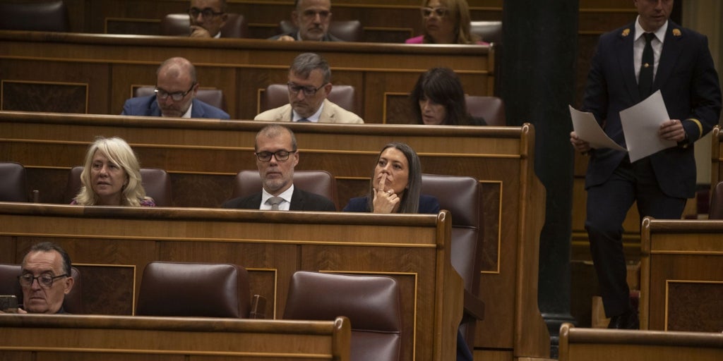 Junts radicaliza su discurso en inmigración y pone en guardia al Gobierno y los socios