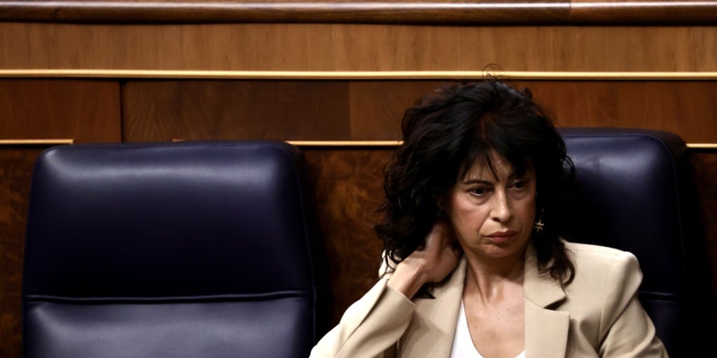 El Gobierno se sacude los fallos en las pulseras antimaltrato y acusa al PP de generar alarma social