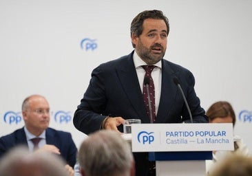 Núñez se «avergüenza» de Page por celebrar la derrota de Sánchez cuando su número 2 votó a favor ceder la política de inmigración a Cataluña