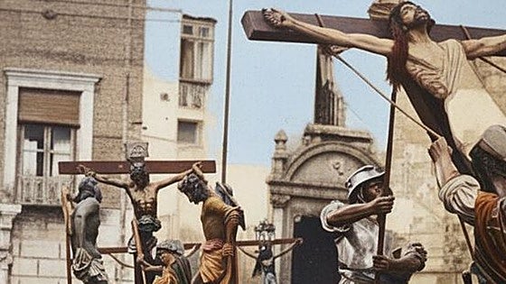 De blanco y negro a todo color: la IA ilumina la historia cofrade de Toledo
