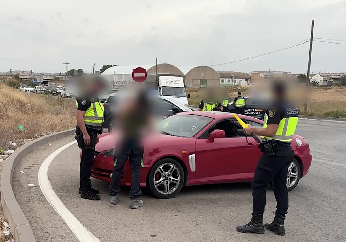 Control de tráfico de los agentes de la Policía Nacional