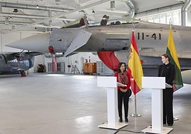 Lituania pide ante Robles que los cazas españoles desplegados por la OTAN «reaccionen» ante los drones rusos