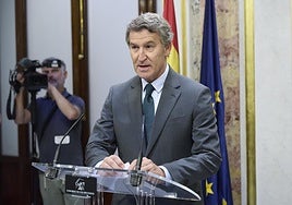 Feijóo propone la expulsión de inmigrantes que delincan o reincidan y sentencia que el modelo «buenista» ha fracasado