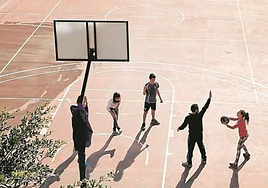 Piden seis años de cárcel para un entrenador de baloncesto por abusar de una menor en Tenerife