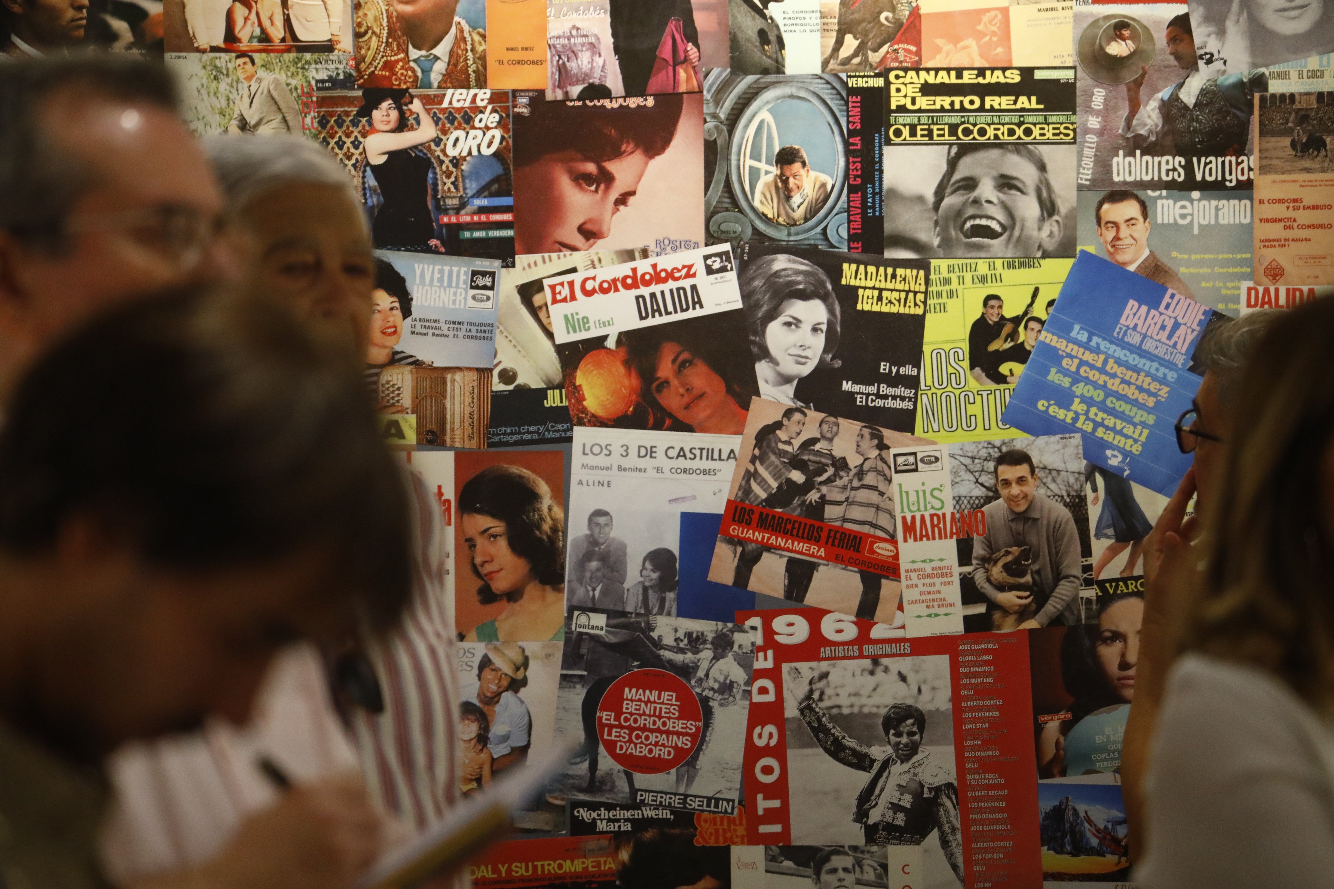 La singular exposición discográfica sobre El Cordobés, en imágenes