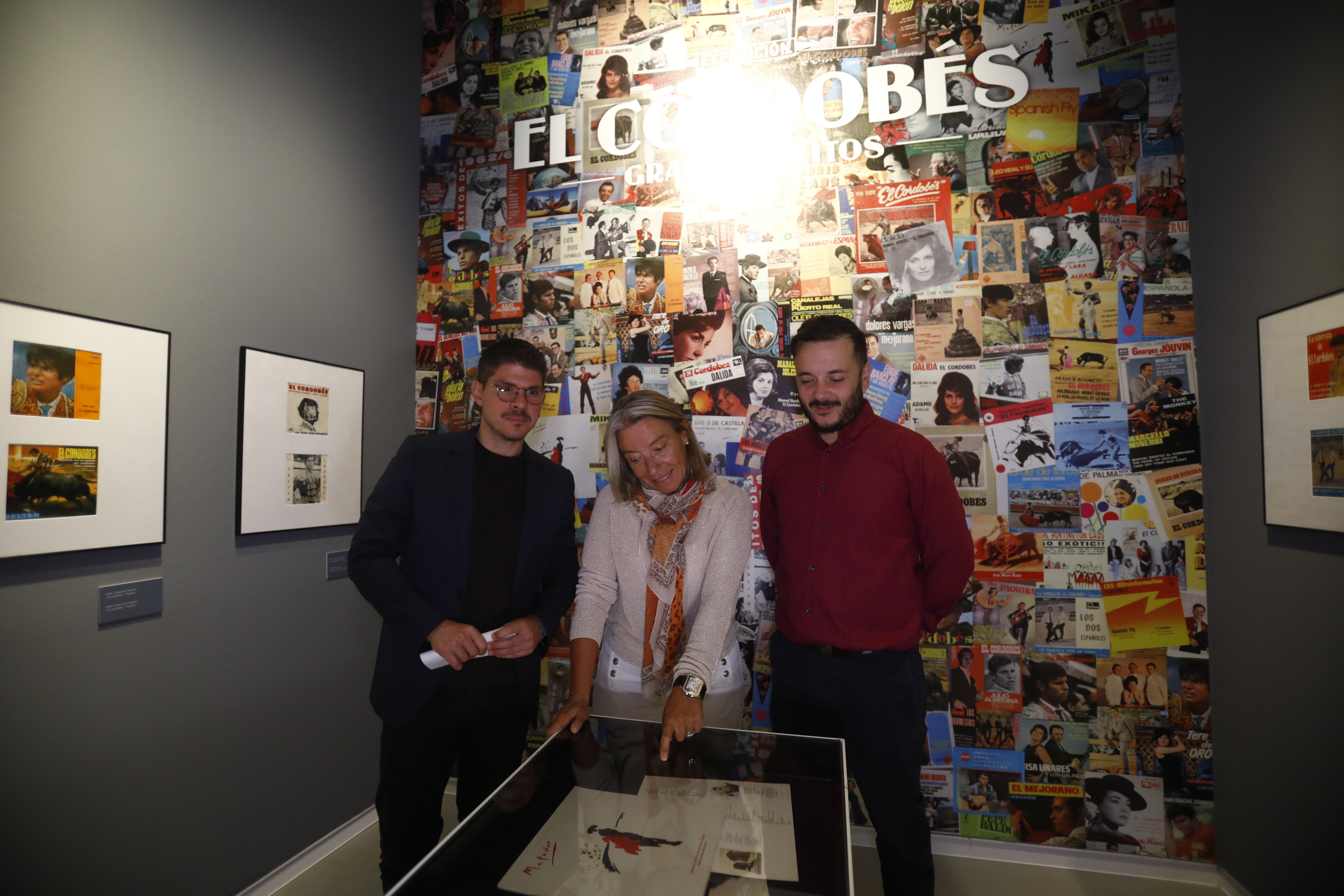 La singular exposición discográfica sobre El Cordobés, en imágenes