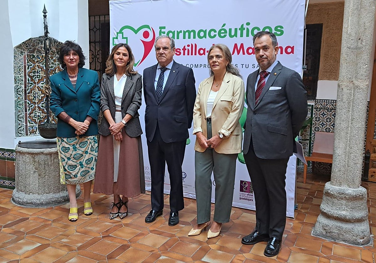 La jornada se ha desarrollado en el Palacio de Benacazón